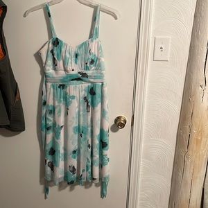 Maurices size large dress with tie in back